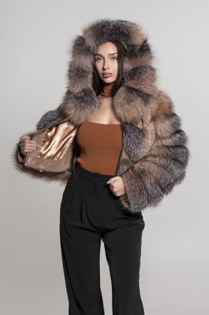 Blanuri Femei - Vulpe canadiană lucrată pe suport de piele naturală