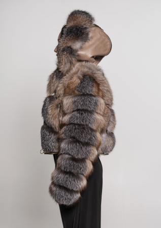 Vulpe canadiană lucrată pe suport de piele naturală [1]