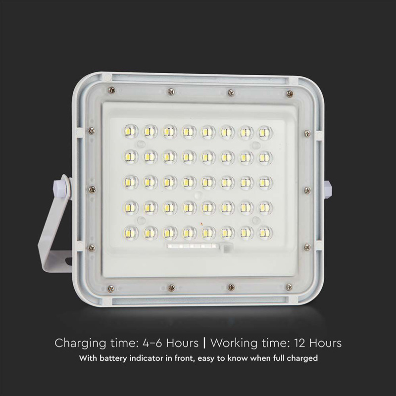 REFLECTOR CU INCARCARE SOLARA 6W 400LM 6400K - ALB [4]