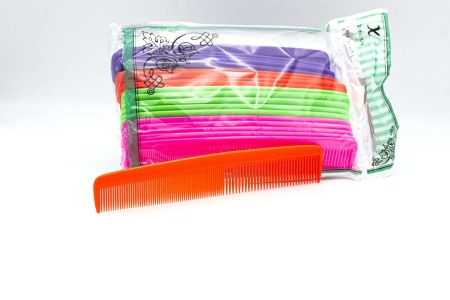 Care Products - Pieptan de par color plastic "14 cm" engross