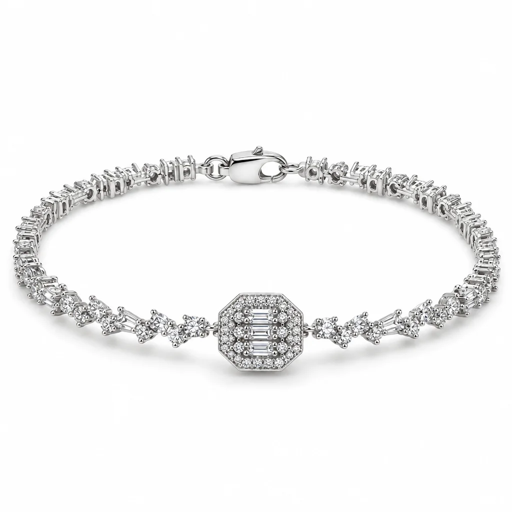 Argint 925 - Brățară argintie cu centru octogonal, pietre transparente de forme variate și închidere tip carabină