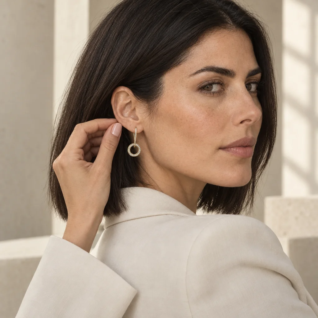 Cercei aurii cu cercuri suspendate și șiruri de pietre transparente [5]