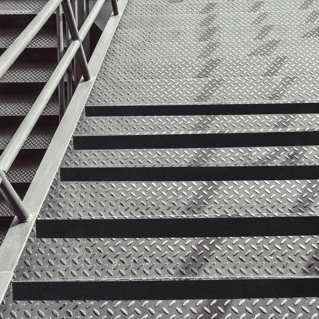 banda adeziva antialunecare abraziva negru Enzoria [6]