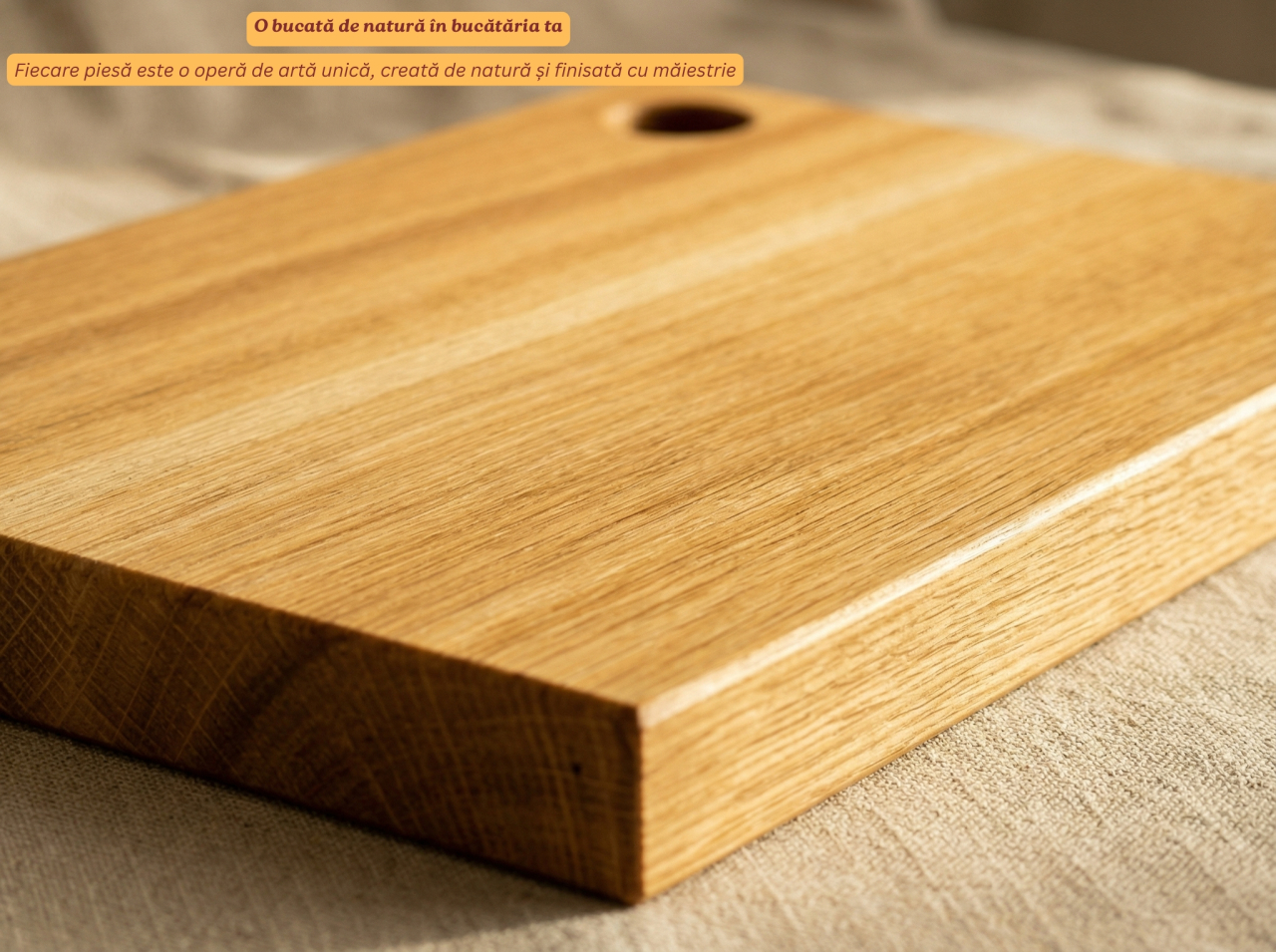 Tocator din lemn masiv de stejar EpiCraft, 30x20x2.5 cm, cu orificiu pentru agatare - Vedere Frontala [9]