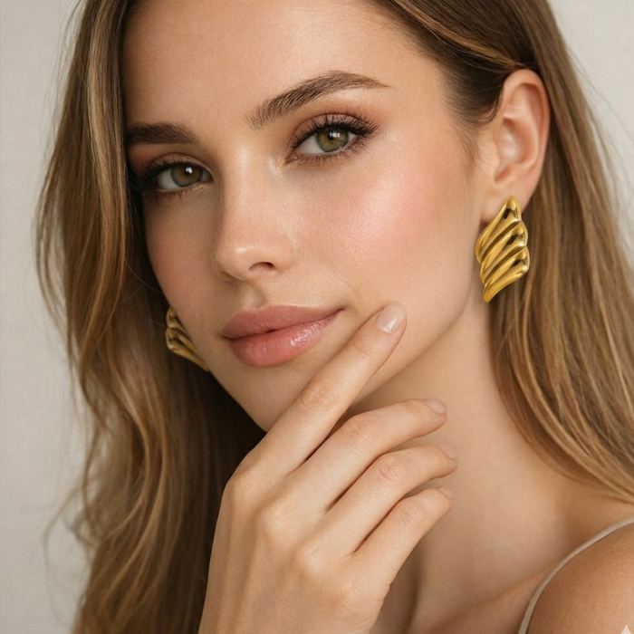 Cercei Aurii Tip Aripi „Aeria” – Design Elegant, Efect Statement, Stil Modern [2]