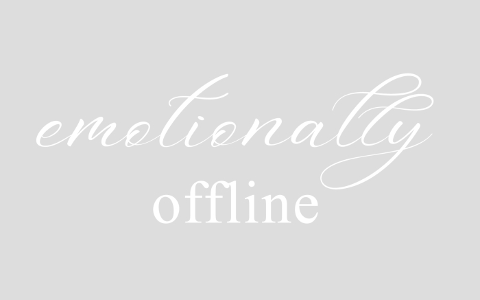 Tricou alb/negru „Emotionally offline” – bumbac premium, design minimalist aesthetic [3]