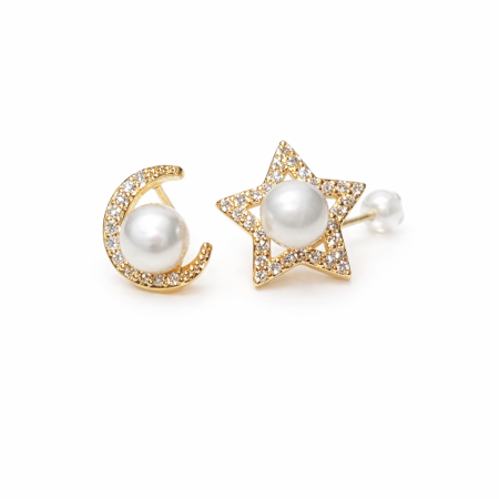 Cercei - Cercei Aurii Asimetrici Lună și Stea „Celeste Duo” – Design Modern, Elegant
