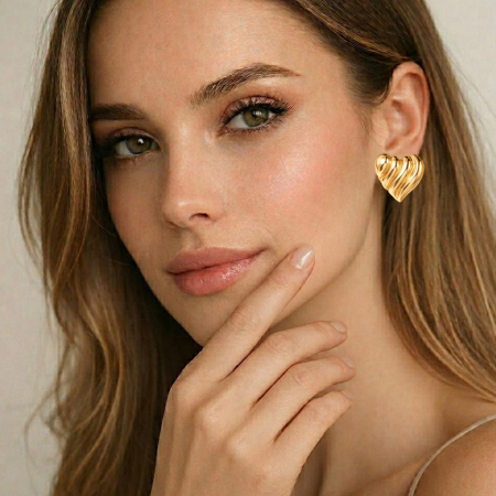 Cercei - Cercei Aurii în Formă de Inimă „Velora Heart” – Design Elegant, Lucios, Statement