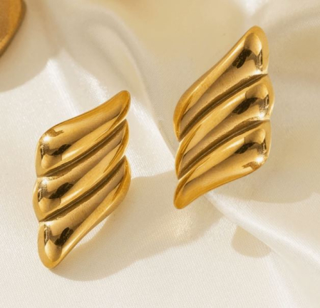 Cercei - Cercei Aurii Tip Aripi „Aeria” – Design Elegant, Efect Statement, Stil Modern