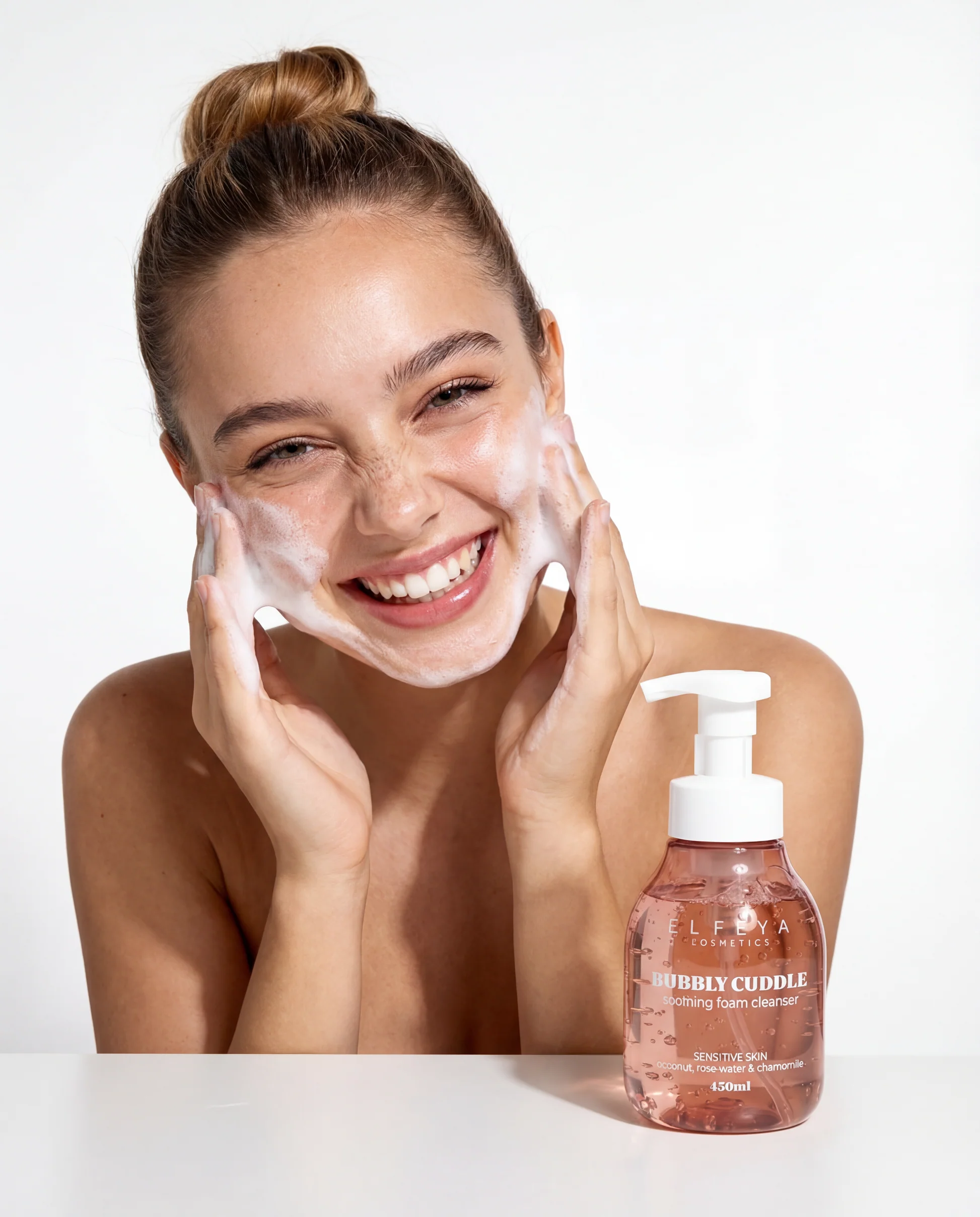 Elfeya Cosmetics Bubbly Cuddle Mousse Cleanser cu prebiotice și mușețel - spumă de curățare, 450 ml - imagine principală [5]