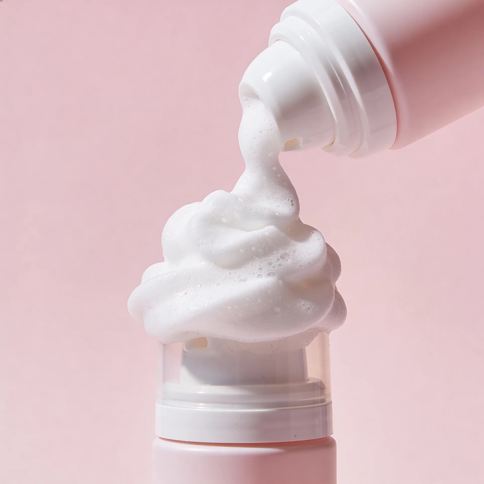 Elfeya Cosmetics Bubbly Cuddle Mousse Cleanser cu prebiotice și mușețel - spumă de curățare, 450 ml - imagine principală [3]