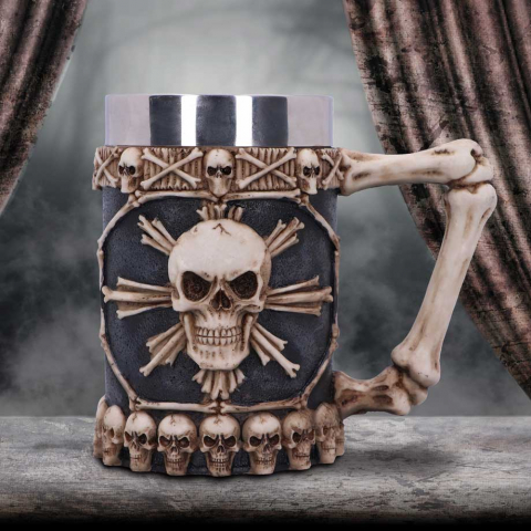 Halbă - Cană gotică decorativă cu cranii – Large Tankard of Skulls