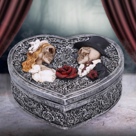 Decor - Cutie de bijuterii inima "Last Vow" – Design gotic cu mire si mireasa scheletici