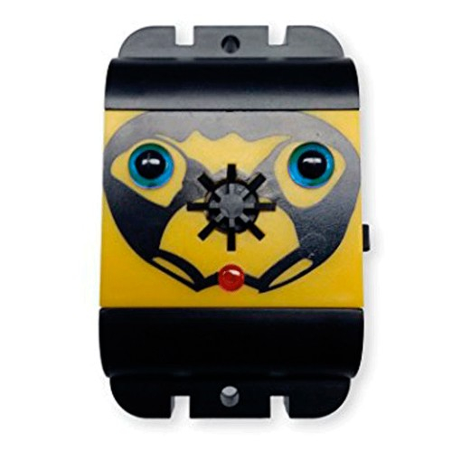 Dispozitiv portabil pe baterii, cu ultrasunete și indicator LED, pentru alungarea eficientă a păsărilor – porumbei, ciori, vrăbii – din spații interioare. Acoperă până la 50 m². [1]