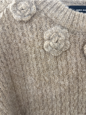 Pulover Damă VERO MODA: Textură Moale și Aplicații Florale 3D [2]