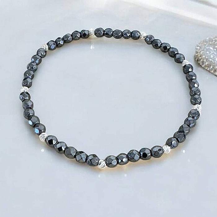 Bratara Hematit Fatetat cu Accesorii din Inox pentru Barbati – Forta Interioara si Echilibru Energetic in Stil Masculin [1]