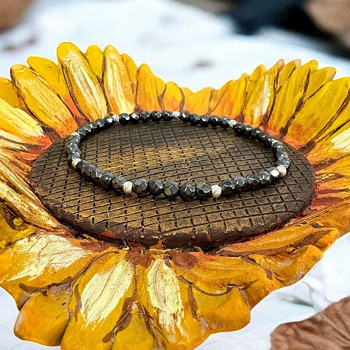 Bratara Hematit Fatetat cu Accesorii din Inox pentru Barbati – Forta Interioara si Echilibru Energetic in Stil Masculin [6]