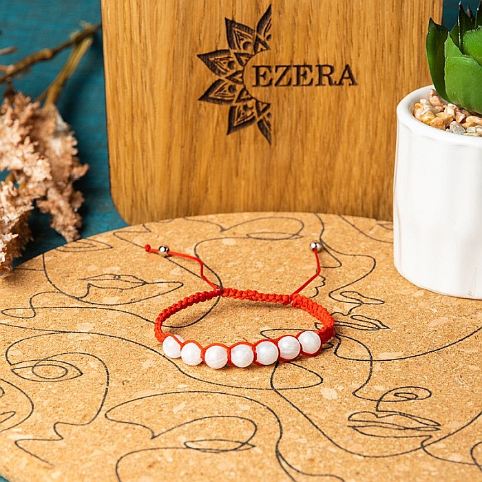 Bratara dama Iolanda din cristale de Piatra Lunii cu snur rosu, margele de 8mm [6]