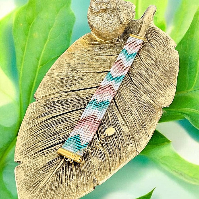 Bratara dama lata realizata manual din margele miyuki in culori pastel Nelia [9]