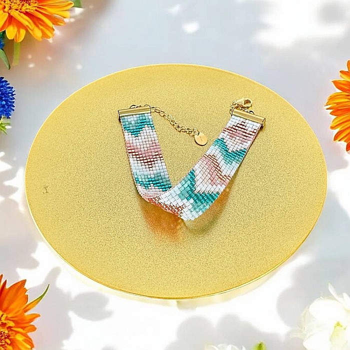 Bratara dama lata realizata manual din margele miyuki in culori pastel Nelia [3]