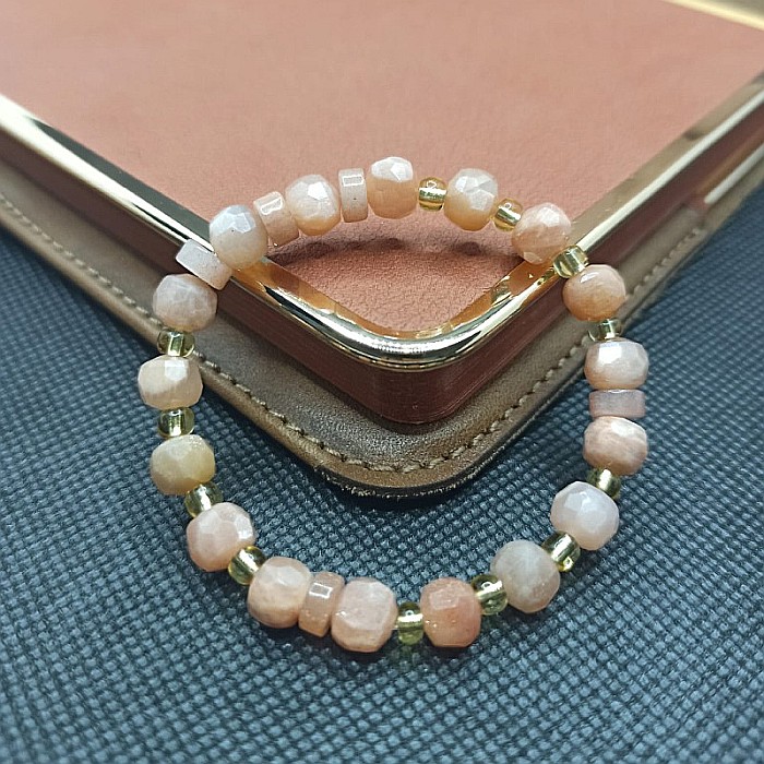 Bratara dama pietre naturale, Selene, cu cristale de Piatra Soarelui [2]