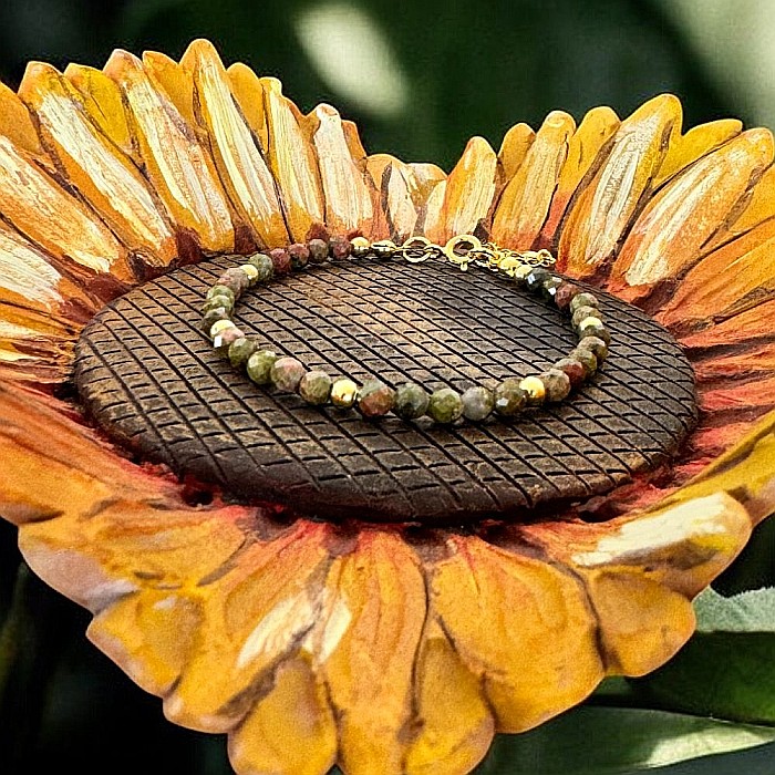 Bratara dama Samira din cristale de Unakit realizata manual cu accesorii si inchidere din argint placat cu aur [4]