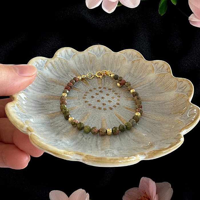Bratara dama Samira din cristale de Unakit realizata manual cu accesorii si inchidere din argint placat cu aur [5]
