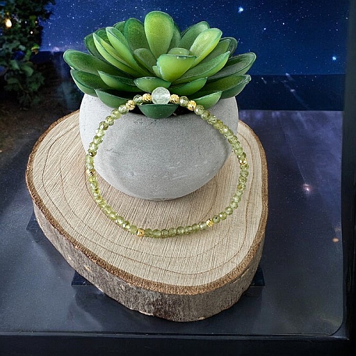 Bratara femei Aliona din pietre naturale de Peridot fatetat cu Prehnit si accesorii din argint placat cu aur [1]