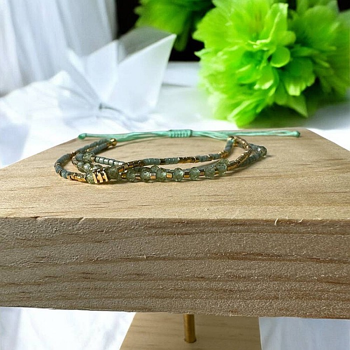 Bratara handmade 3 straturi Fariha din Miyuki si Apatit Verde cu charm auriu [5]