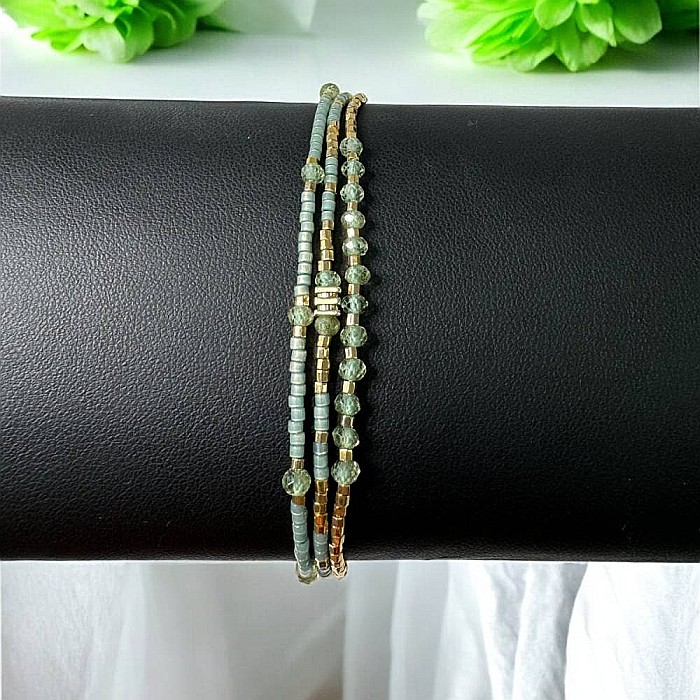 Bratara handmade 3 straturi Fariha din Miyuki si Apatit Verde cu charm auriu [4]