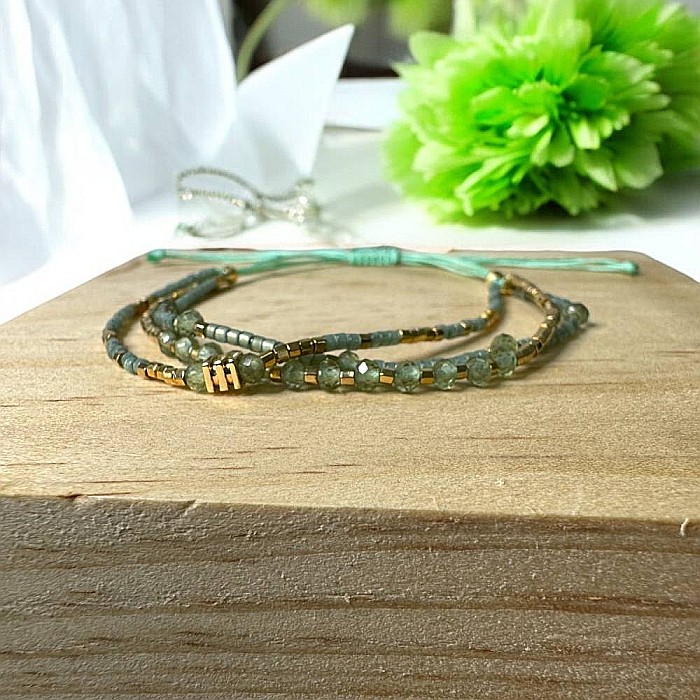 Bratara handmade 3 straturi Fariha din Miyuki si Apatit Verde cu charm auriu [7]