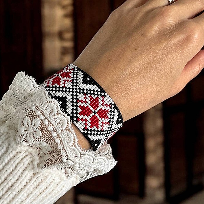 Bratara lata impletita manual cu margele Miyuki cu model traditional romanesc, Adela [7]