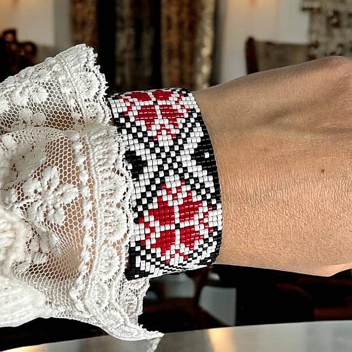 Bratara lata impletita manual cu margele Miyuki cu model traditional romanesc, Adela [8]