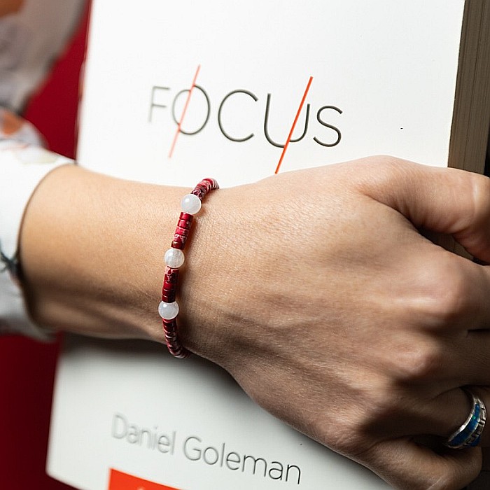 Bratara pietre semipretioase dama, Lori, cu cristale de Piatra Lunii si distantiere din Sediment Marin Rosu [2]