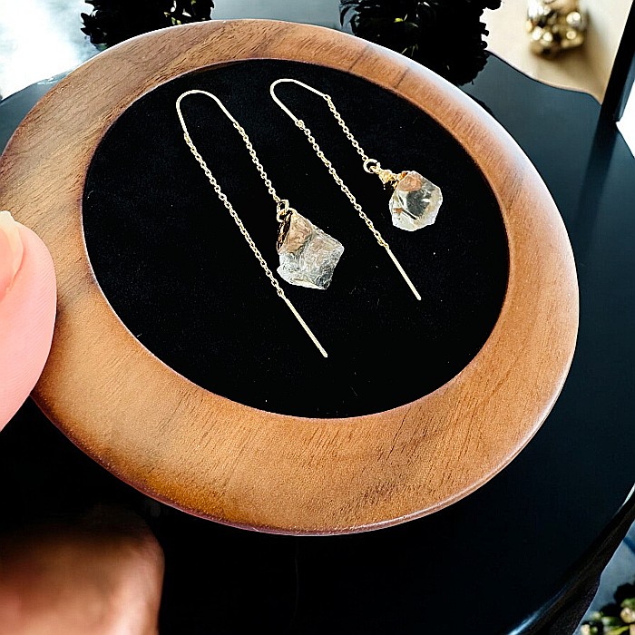 Cercei lungi drop eleganti Elara cu cristal brut de Peridot placati cu aur [5]