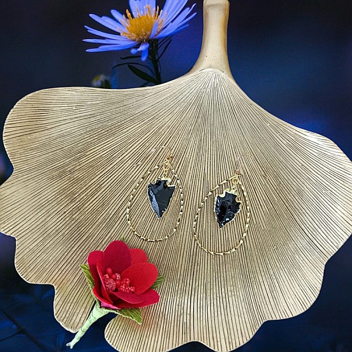 Cercei Sari cu cristale de Obsidian in forma de sageata ❤️ [11]