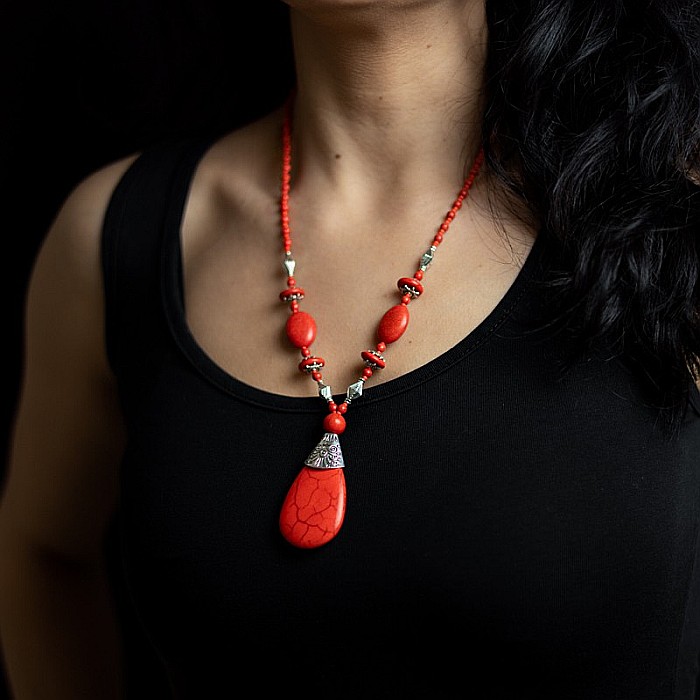 Colier Boho Culoare Rosie, choker piatra naturala vopsita Naira [8]