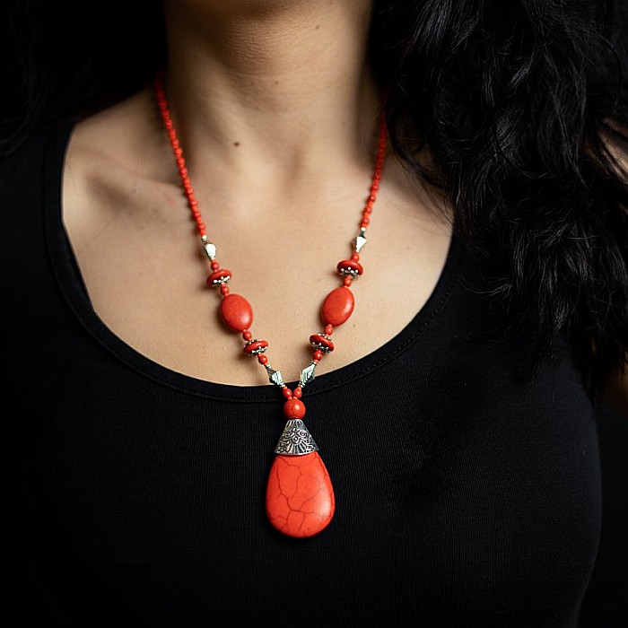 Colier Boho Culoare Rosie, choker piatra naturala vopsita Naira [7]