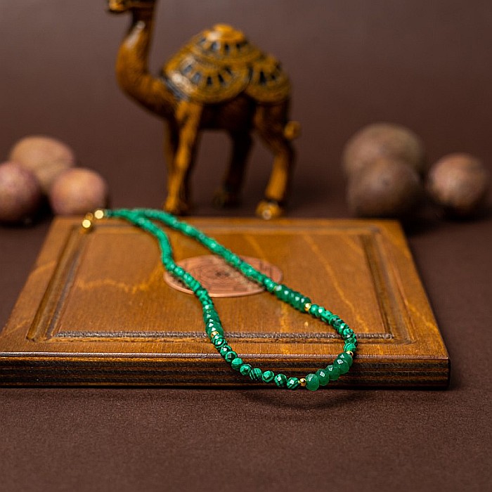 Colier Choker Vishal cu pietre sintetice de Malachit si Jad natural cu accesorii si sistem de inchidere din argint placat cu aur [4]