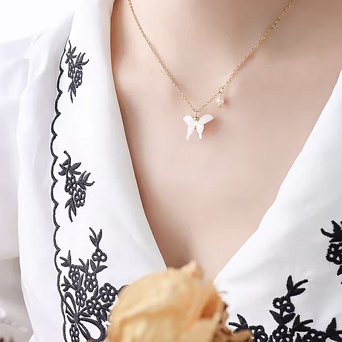 Colier cu pandantiv Fluture din sidef de perle din otel inoxidabil placat cu aur de 18K [3]