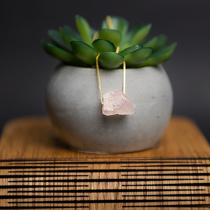 Colier delicat cu piatra naturala de Cuart Roz, Dara, placat cu aur de 18K [7]