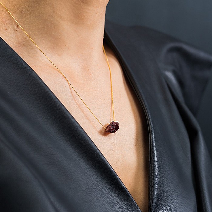 Colier delicat cu piatra naturala de Granat, Dara, placat cu aur de 18K [9]