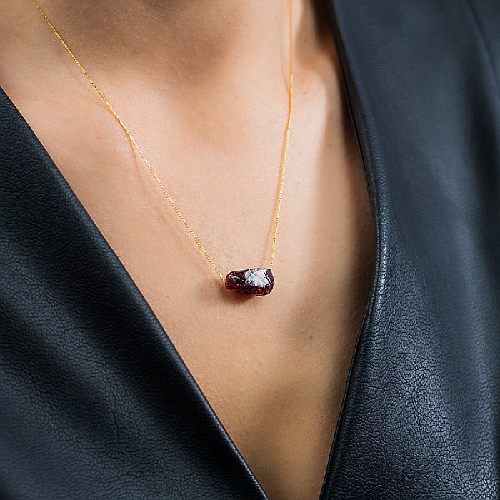 Colier delicat cu piatra naturala de Granat, Dara, placat cu aur de 18K [1]