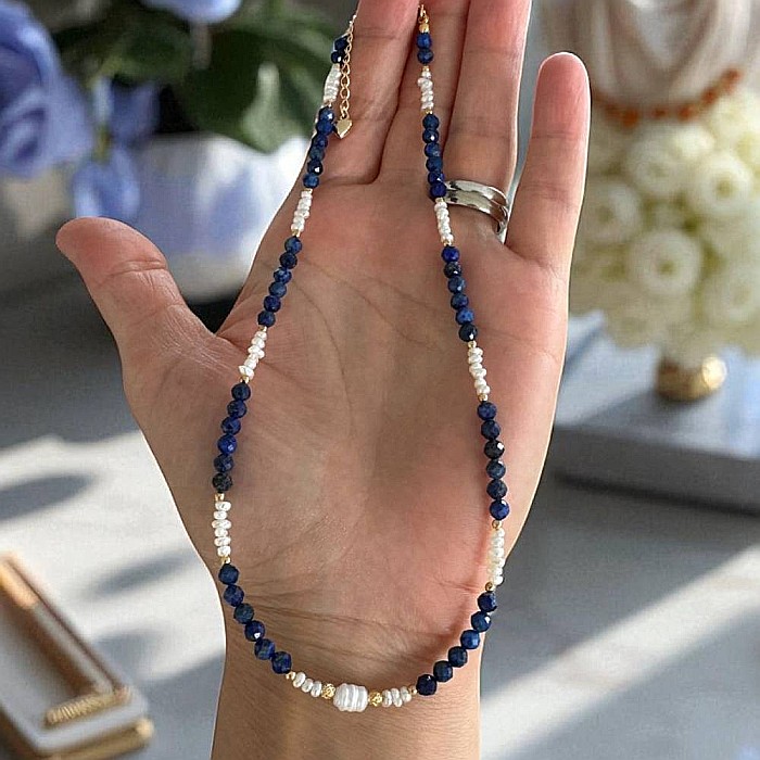Colier elegant realizat manual din cristale de Lapis Lazuli fatetate si perle de cultura [5]