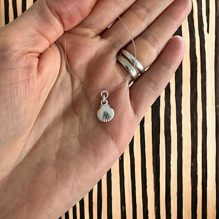 Colier fir transparent cu pandantiv scoica din argint 925 [3]