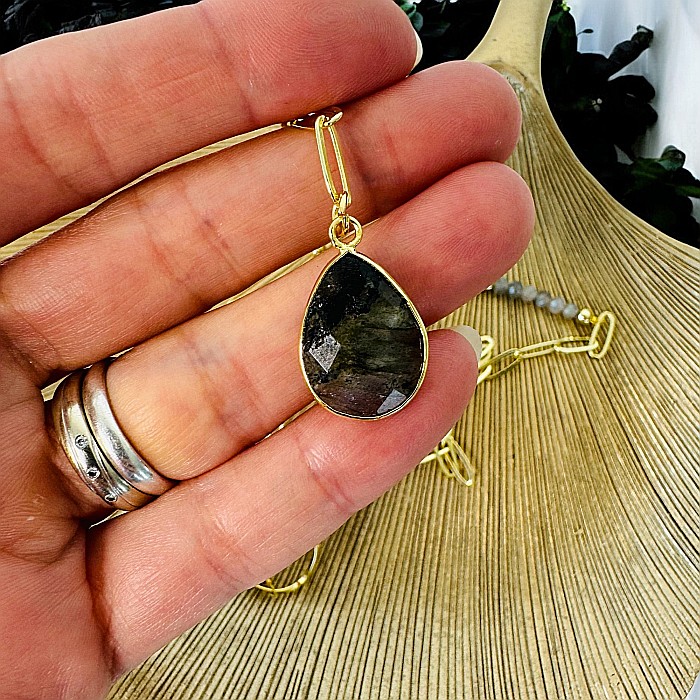 Colier lariat Kira cu piatra naturala labradorit in forma de lacrima placat cu aur [6]