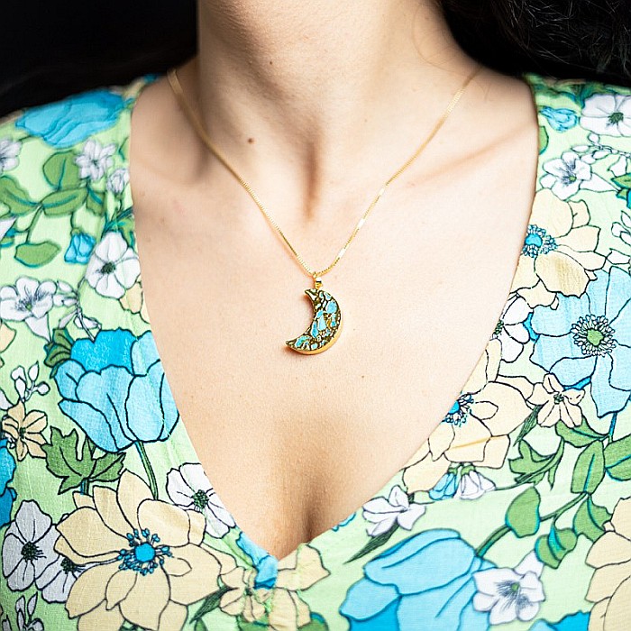 Comunica cu incredere purtand la gat Lantul cu Pandantiv Turcoaz Moon placat cu aur de 18K [9]