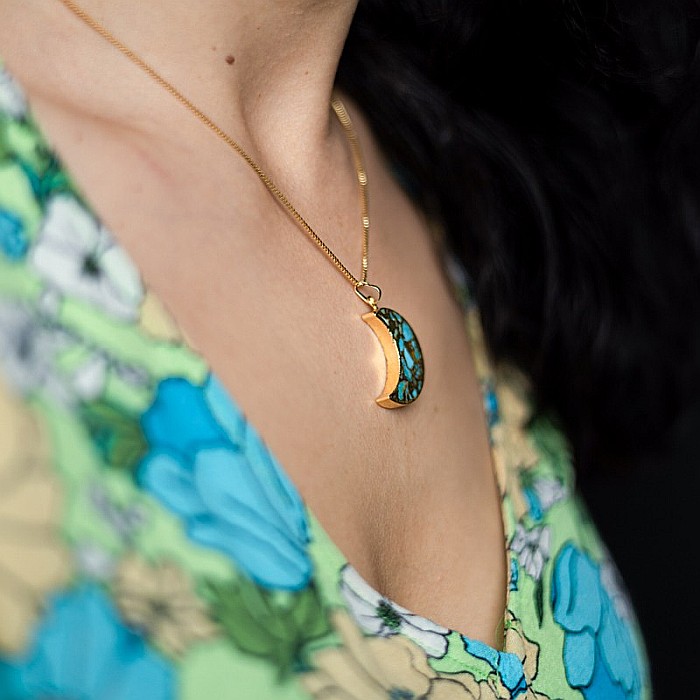 Comunica cu incredere purtand la gat Lantul cu Pandantiv Turcoaz Moon placat cu aur de 18K [10]