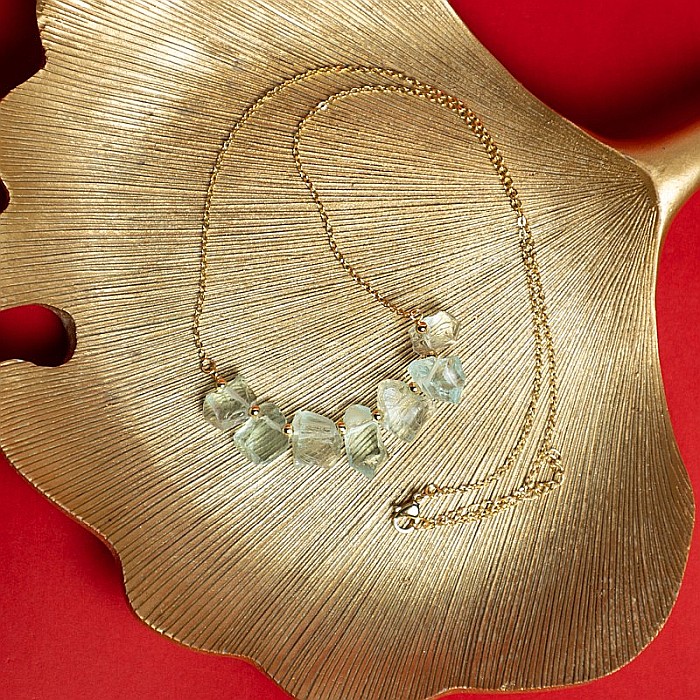 Mali, colier cu pietre brute neregulate, cristale de Apatit, placat cu aur de 18K [12]