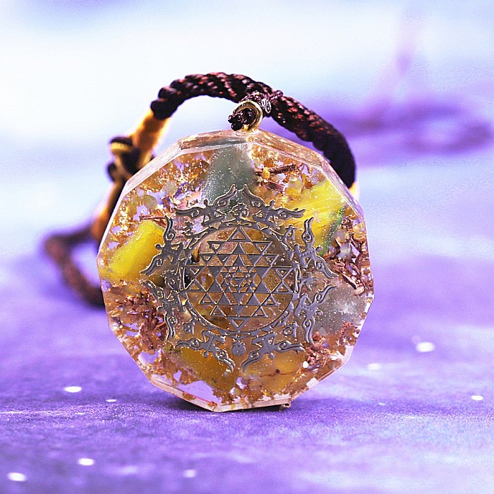 Medalion Orgonic Cristale Aventurin si Topaz Irene, simbol SriYantra [6]